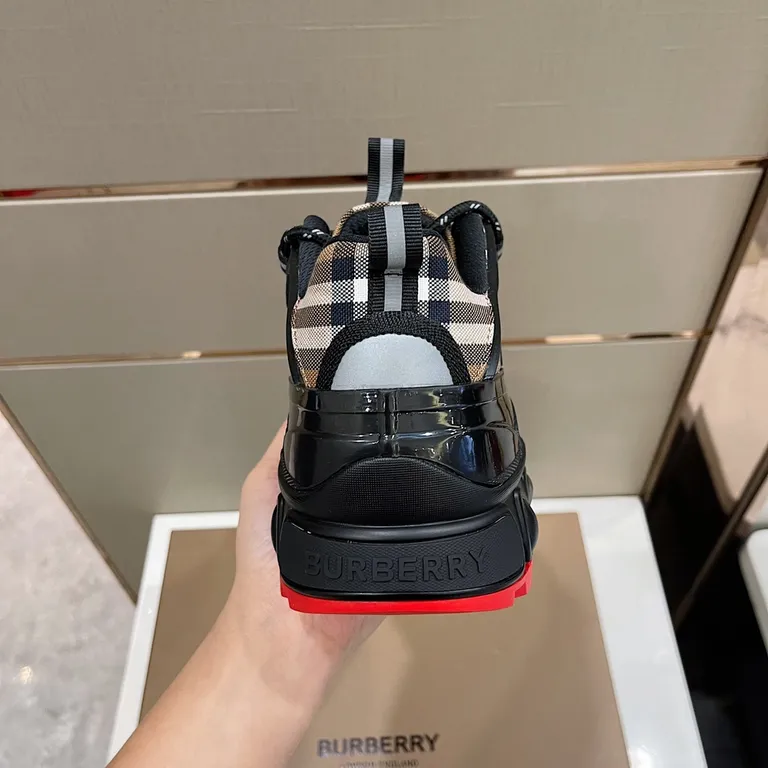 Burberry Shoe 